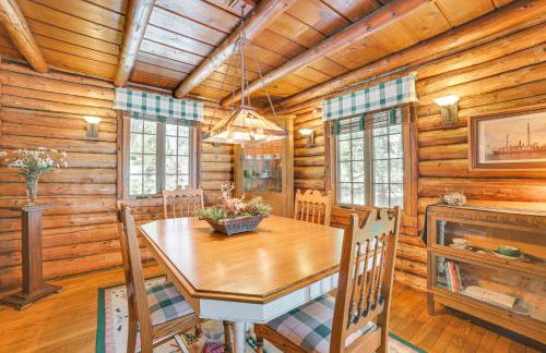 Steps to Lake Huron! Family Outdoorsy Getaway - Foto 9