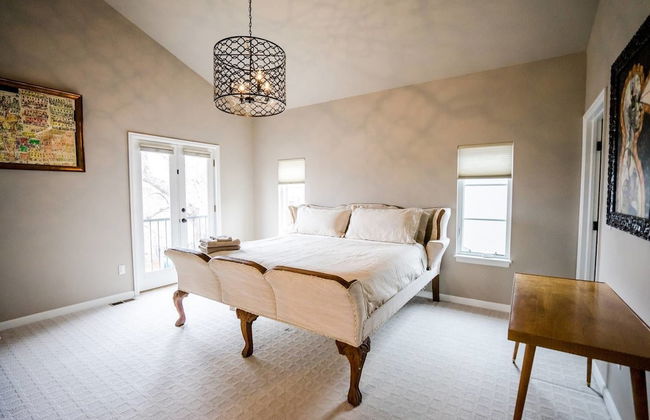 Time Capsule Tudor A Modern Family Getaway - Photo 3