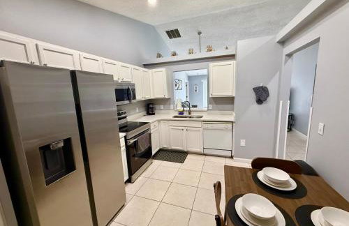 Grand Deluxe Pines 3BR Pool Home near Disney - Foto 5