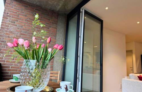 Top Apartment in Kranenburg - central & quiet - terrace and large windows - incl parking, fast WiFi, Box-Spring bed, washer & dryer, Netflix - Foto 14