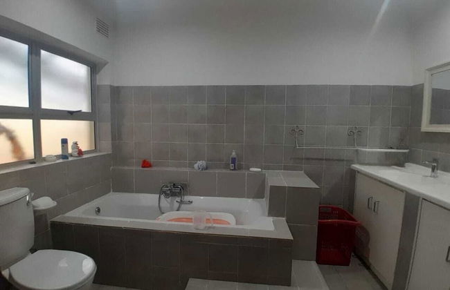 Fully Furnished Self Catering Home Away From Home - Foto 9