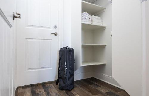 Stylish 4BR Crystal Beach Retreat Walk to Beach - Foto 23