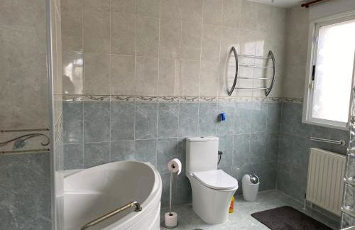 Ideal Location 3 Bed 3 Bath Villa With Pool On Camposol Sect B Close To Amenities - Foto 24