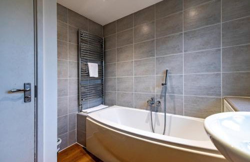 5 Bedroom Family & Contractor House in Nuthall, Nottingham - Sleeps 9 - By CircleWay Homes - Foto 23