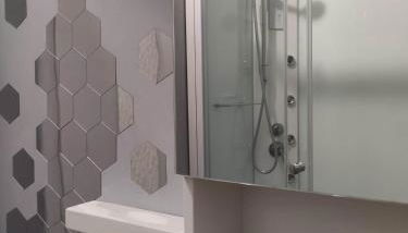 Rail Station Guest House - Photo 3, Shower