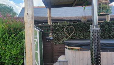Birch Cottage with private wood fire hot tub - Foto 5, Garden