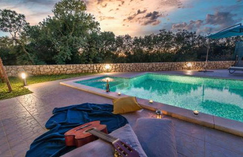 Villa Marilu, modern villa with pool near the sea - Foto 48