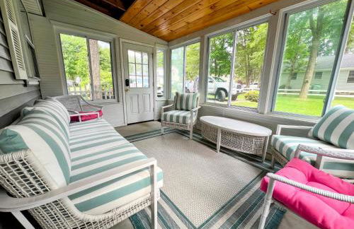 Sleeps 10, Approx 1 Mile to the Beach, Fully Renovated in 2025 - Foto 4