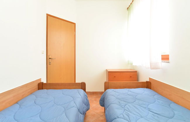 Apartment 344 - Photo 15