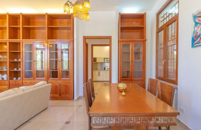 Art apartment in Mamila - Photo 2