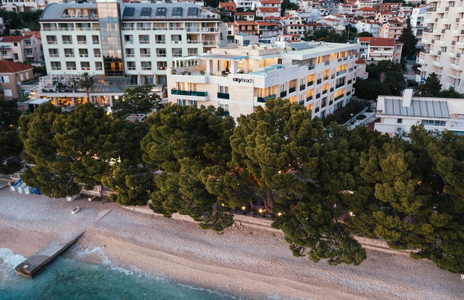 City Beach Apartments Makarska - Photo 1