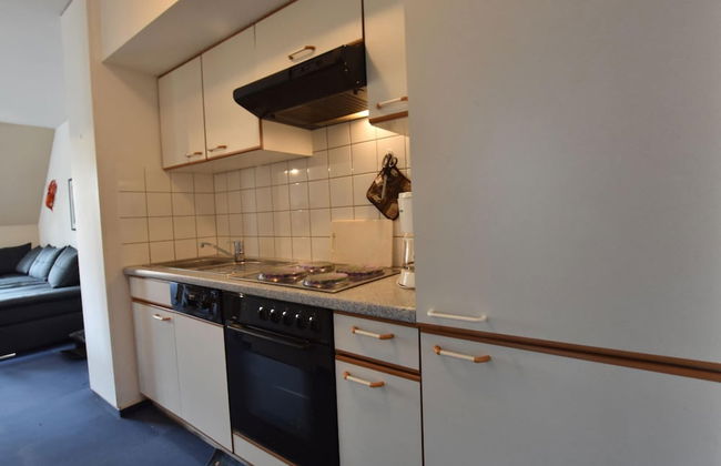 Stylish Family Stay by Beach - Photo 6