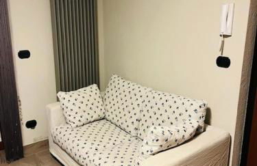 Incantevole Appartamento con Giardino - Garage Privato e Free Wifi - Photo 10