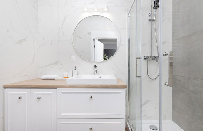 Gdynia Flat Władysława IV by Renters - Photo 16