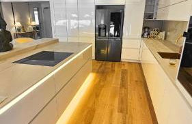 Luxurious large home with Pool, Garden, Koi Pond only 12 min to Octoberfest - Foto 24