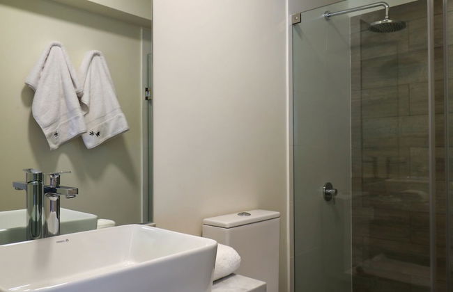 w Spectacular 2BR in the Heart of Miraflores - Photo 18