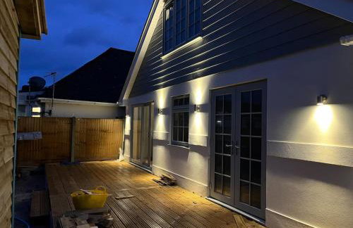 Beach Retreat luxury home just 2 minutes walk to the beach - Foto 47