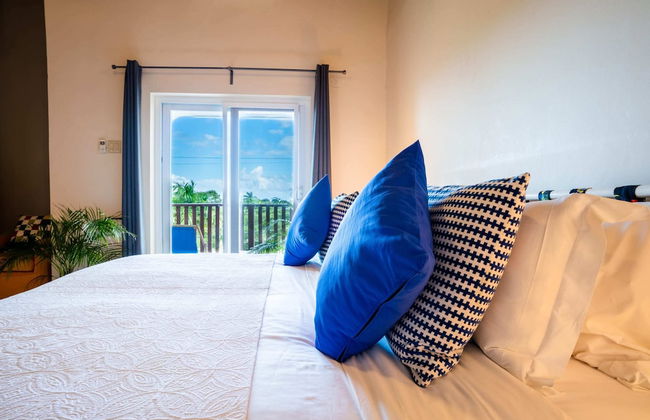 Nianna Coral Bay Stunning Townhouse- 5 - Photo 5