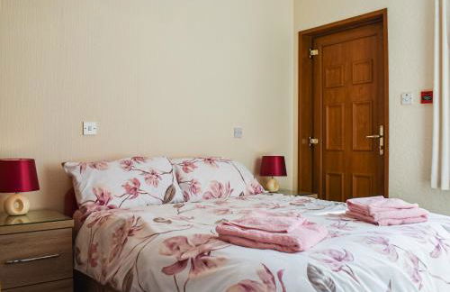 York Apartment - Photo 13