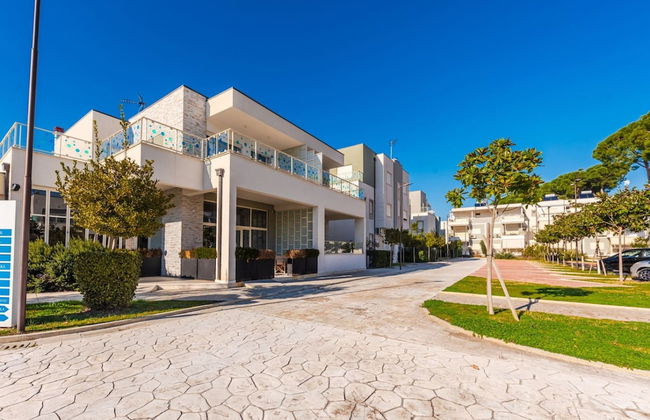 Expansive Apartment With Beach Access - Jasemin - Photo 22