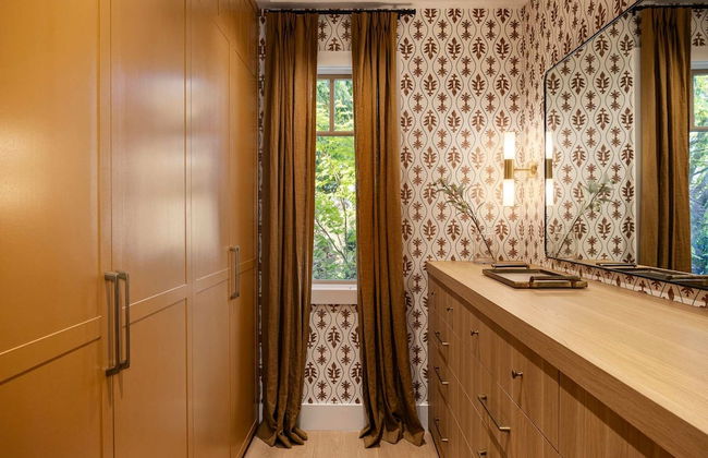 Muskoka Luxe Retreat With Pool Spa Fire Pit - Photo 33