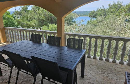 VILLA PUNTA BLAVA - Beachfront Family Villa with Sea View - no pets allowed - Foto 66