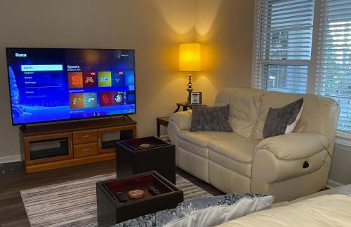 Serene Landing Place near Downtown Cary - Foto 8