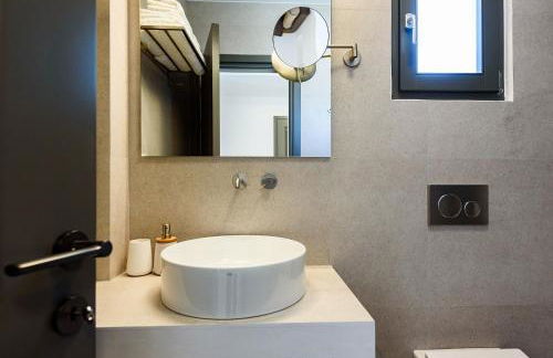 Azure Naousa - Photo 29