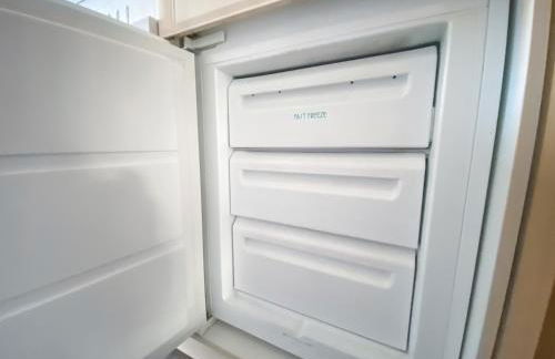 Stilvolle 2 Zimmer Wohnung mit Küche, TV, Waschmaschine - Foto 15