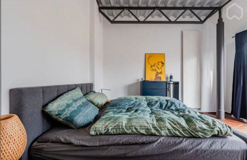 Designer Loft with Big Rooftop and Office - Foto 27