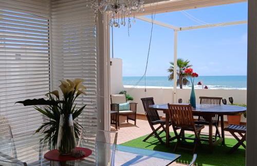 AMAZING FRONTAL BEACH APARTMENT #Traveller's Awards2023 - Foto 11