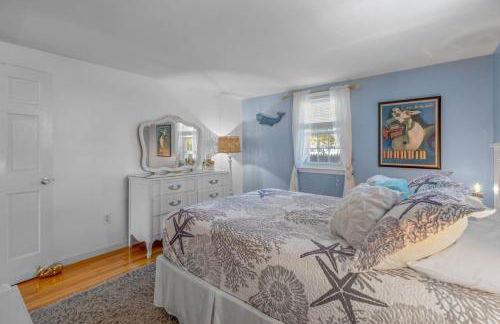 Charming House by the Beach with Patio Grill and FirePit - Foto 26