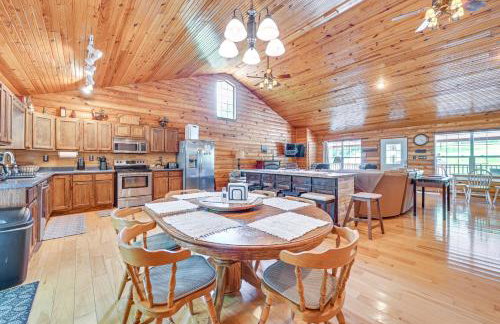 Kentucky Group Getaway with Dock and Lake Access - Foto 8