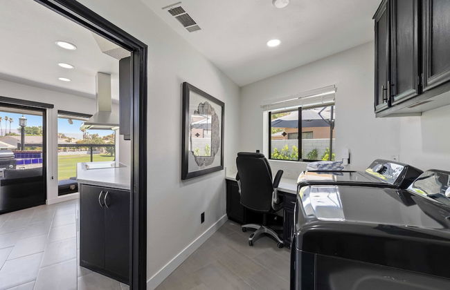 Golf Course-front Views, Pool+hot Tub, Patio Modern Edgy House by Avantstay - Foto 10