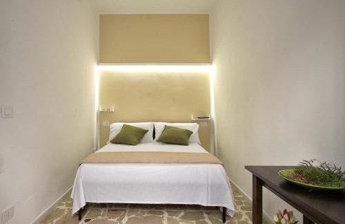 Plaza Suites - Photo 19