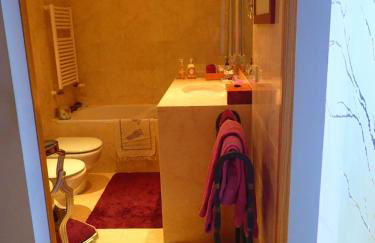 LxRiverside Suite Apartment - Photo 17