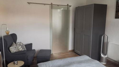 Pauls Hexenhaus Wohnung Hexe mit Fahrrad Garage und Innenhof für Motorräder - Foto 3, wardrobe
