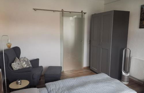 Pauls Hexenhaus Wohnung Hexe mit Fahrrad Garage und Innenhof für Motorräder - Foto 3