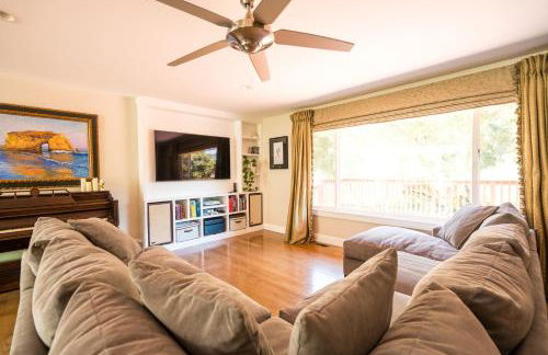 Serene Vineyard Chateau with Pool, Hot Tub, BBQ - Foto 32