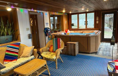 Lakefront Cabin Pvt Beach and Dock - Sunset Marina - Foto 22