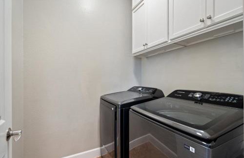 3 BD Townhome w Rooftop Terrace w Free Parking - Foto 7