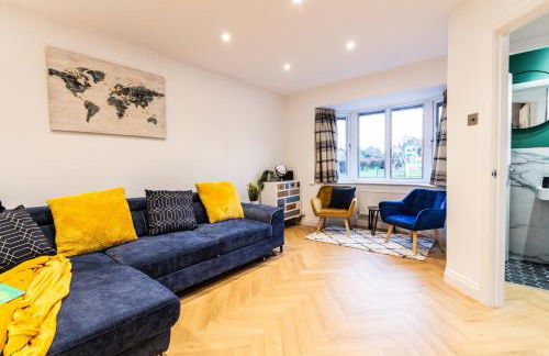 Charming Home in Bromsgrove - Perfect for Groups - Foto 14