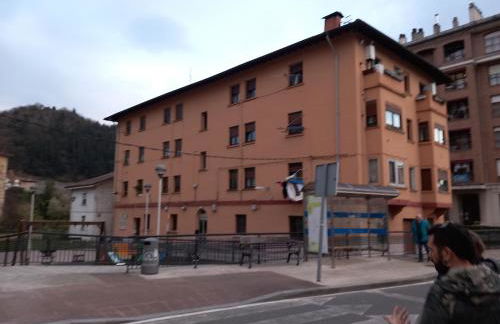 Piso entero llodio a 17km de BILBAO tren y bus - Foto 6