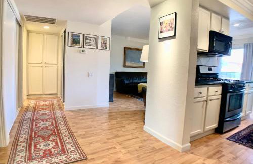 Sunrise Springs 1-Bedroom with Balcony & Pool - Foto 11