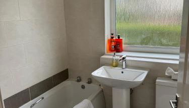 Cozy 2 Bedroom Cottage in Kirkcaldy - Foto 5