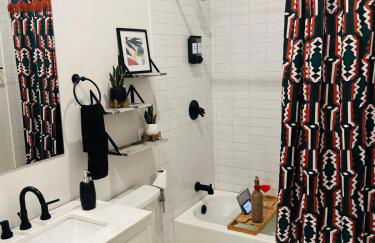 SkyPool-Roof Lounge-Free Parking-Gym-Loft-Theatre - Photo 16