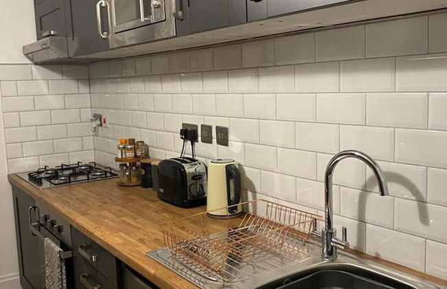 1 Bedroom Flat in Well Connected Part of London - Foto 7