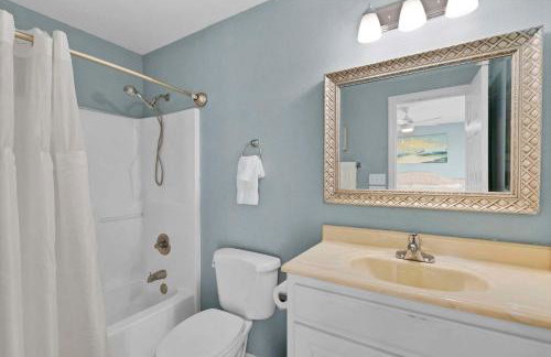 3BR Condo Gulf Views with Pool, Boat Launch and Dock - Photo 12