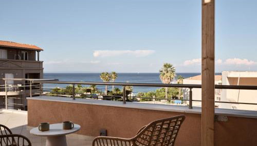 Laura Suites - Photo 4