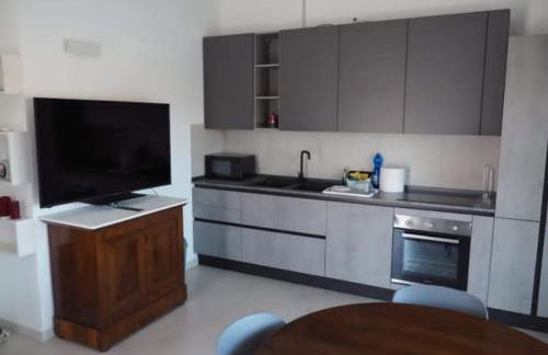 Bilocale in residence vista lago con piscina - Foto 6